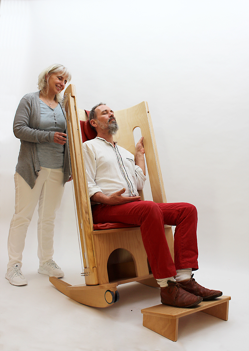 ALLTON Klangmassage-Schaukelstuhl lackiert, langförmiges Greifloch, 140 cm hoch