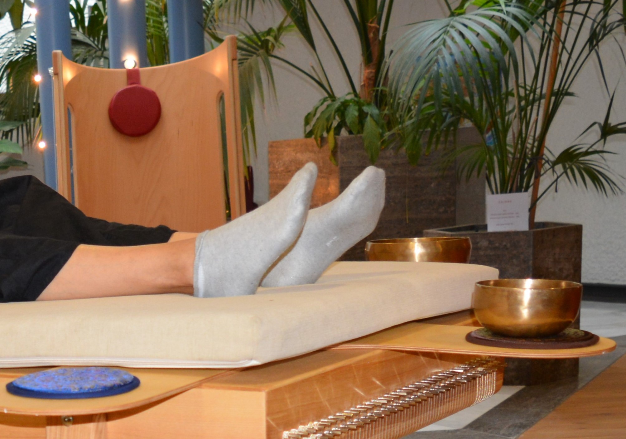 Auflageplatte für Klangschalen, Größe M  für Monochord Behandlungsliege Momo