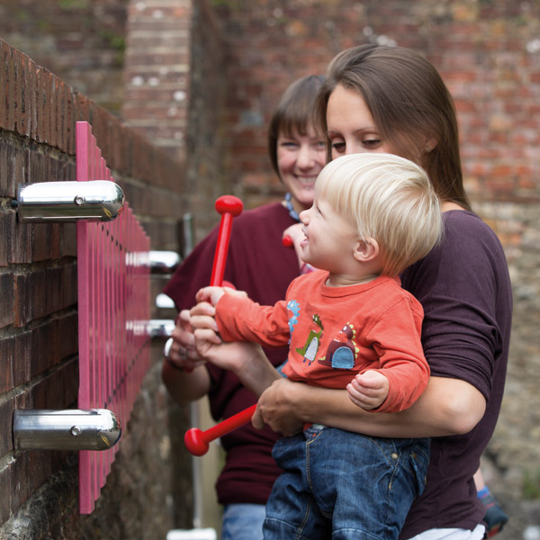 Wand-Marimba, Wandxylophon, diatonisch gestimmtes Outdoor-Instrument, Wandmontage