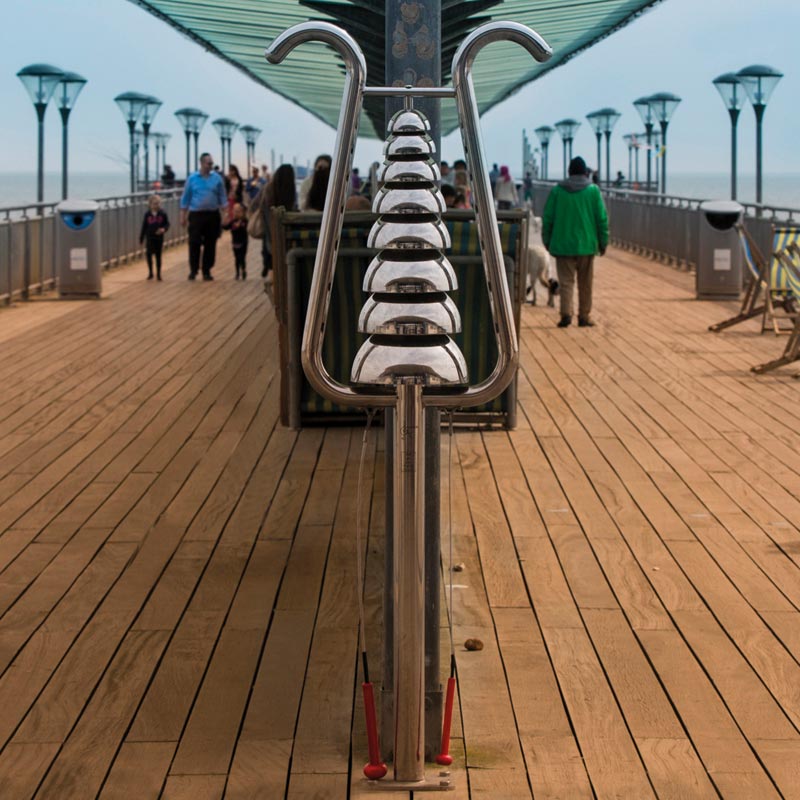 Außenklangobjekt BELL LYRE, Lyra, 8 Glockenschalen, zum Einbetonieren