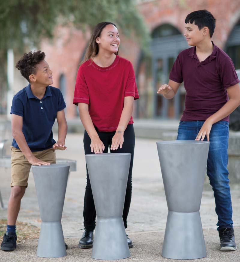 Außenklangobjekte Djemben, Trommeln zum Einbetonieren