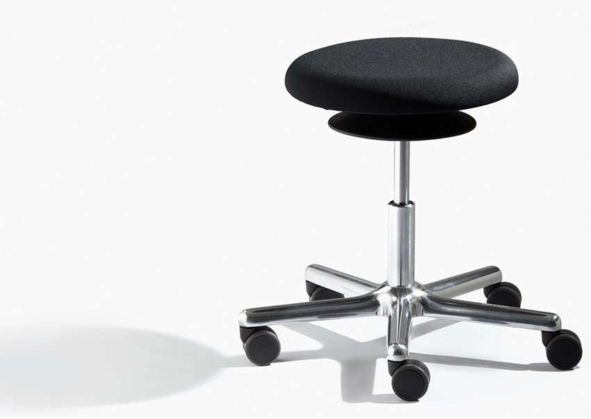 Rollhocker mit allseits beweglicher Sitzfläche (ERGOTOP-Technologie) von Löffler