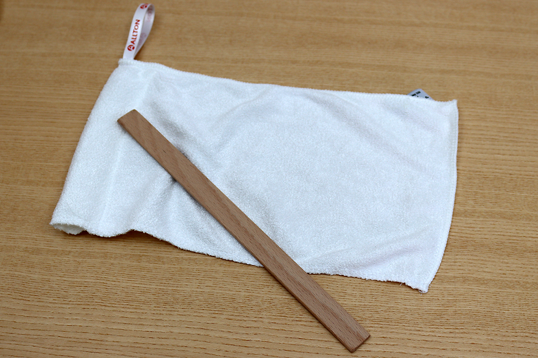 Saiteninstrumente Reinigungstuch mit Spatel