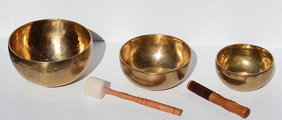 Kleines 3-er Set Klangschalen aus Nepal, inkl. Schlägel